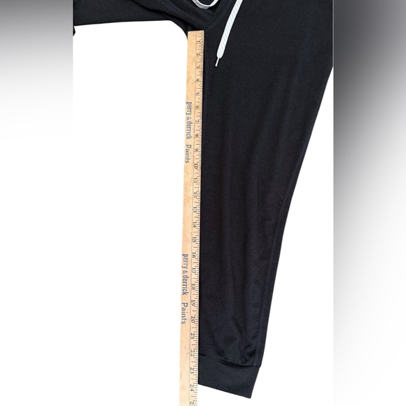 Vuori Women's DreamKnit Performance Joggers in Black size S - Picture 7 of 9